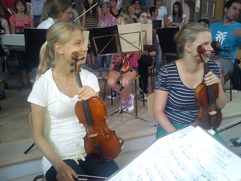 entspanntes Orchester auf der Stellprobe